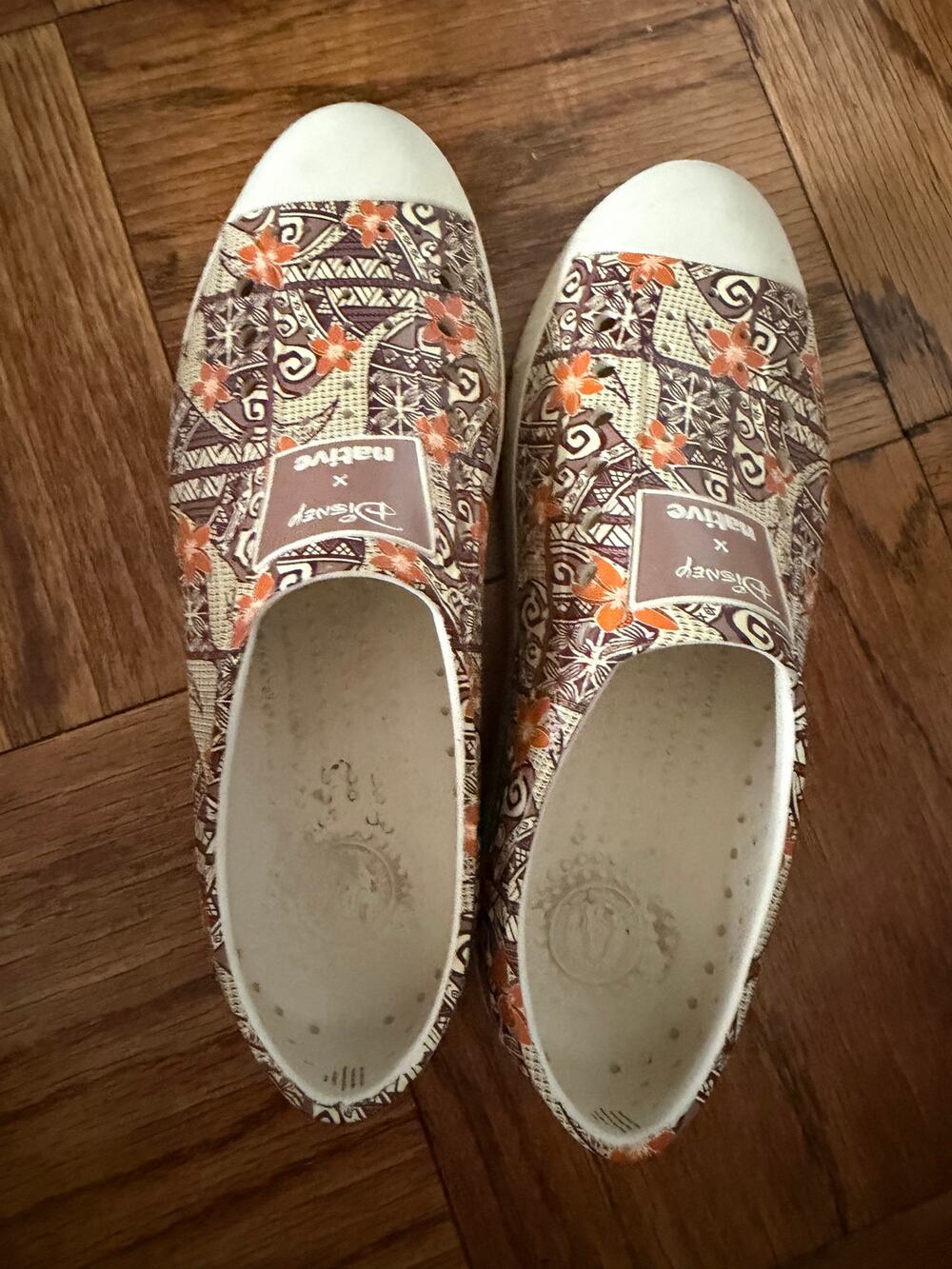 Moana Native Slip-ons, Womens Size 10 EUC
